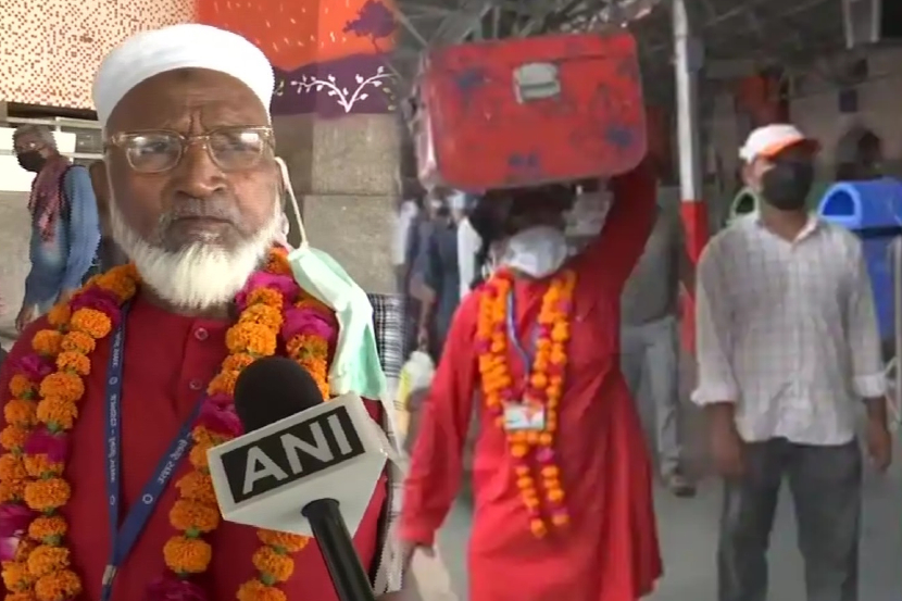 This 80-Yr Old Coolie At Lucknow Railway Station Helps Migrants EVERYDAY For Free
