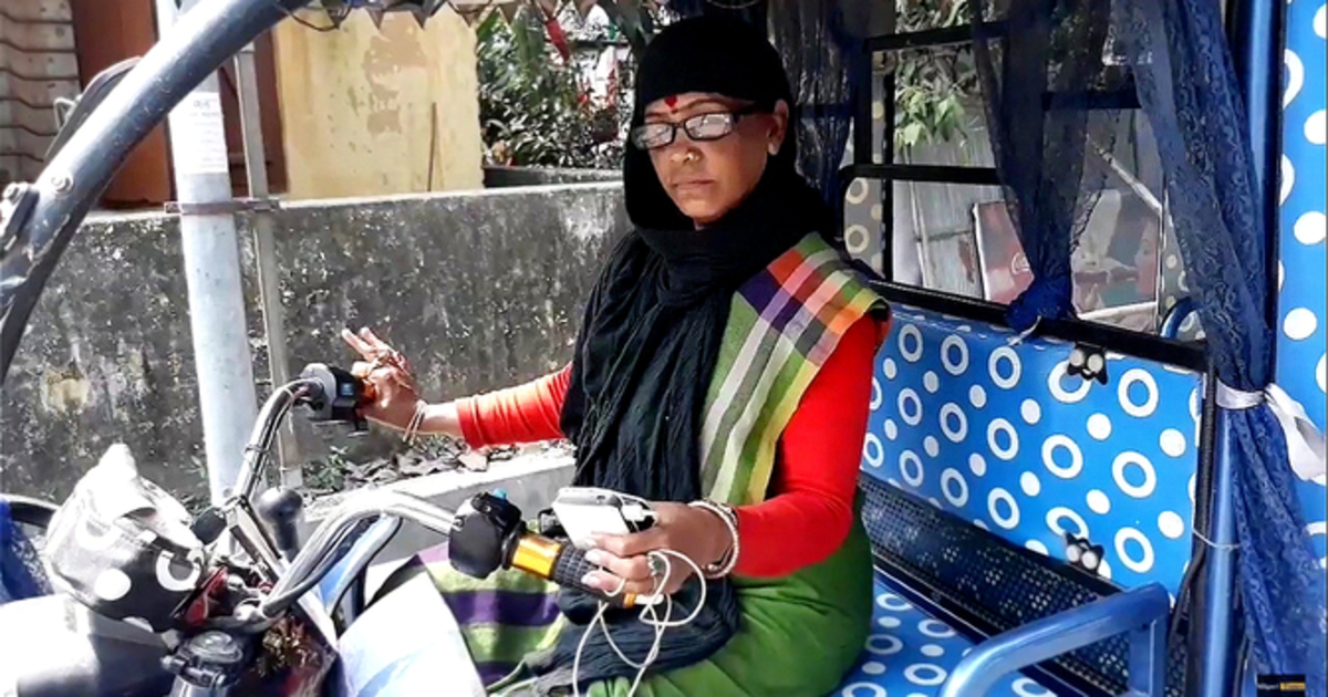 Siliguri’s First Female Toto Driver Ferries COVID Patients For Free