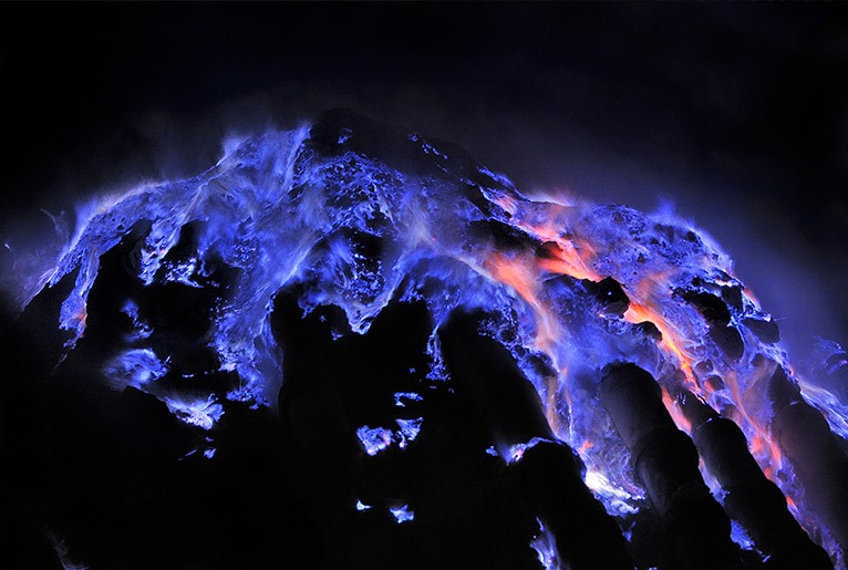 Kawah Ijen Volcano In Indonesia Spews Out Blue Lava & Here’s Everything You Need To Know