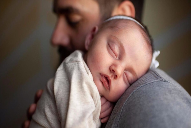 UAE Announces 5-Day Paid Paternity Leave For New Parents