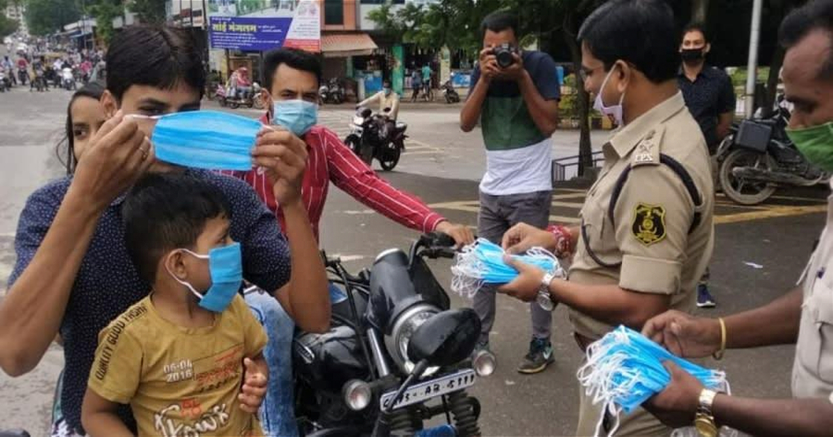 Chhattisgarh Police Creates World Record By Distributing 14 Lakh Masks Within 6 Hours
