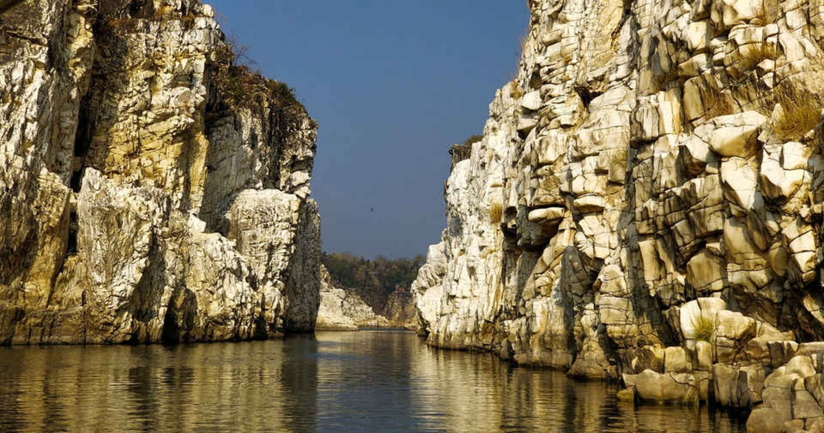 Bhedaghat In MP Offers 100-Feet High Cliff Diving Into 300 Feet Deep Water