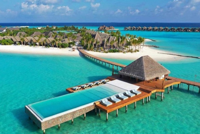 resorts in maldives