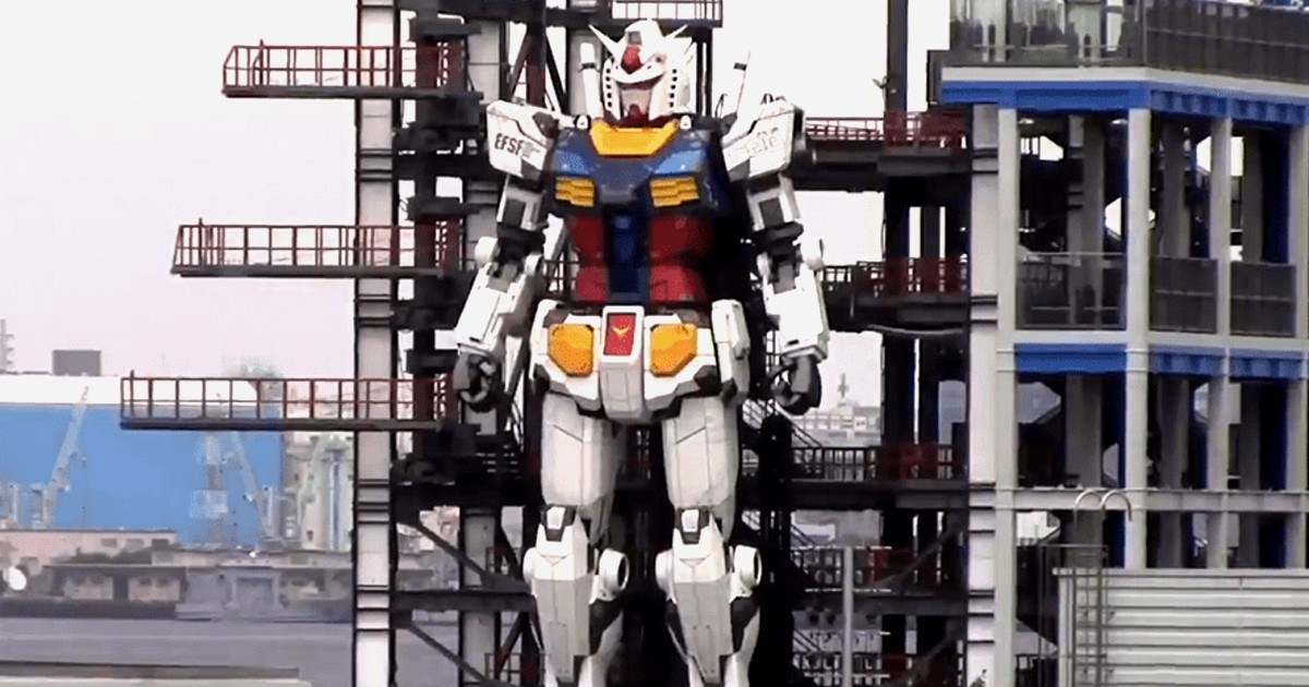 Japan Tests Theme Park Attraction By Taking A 60-Feet Tall Robot On A Test Ride