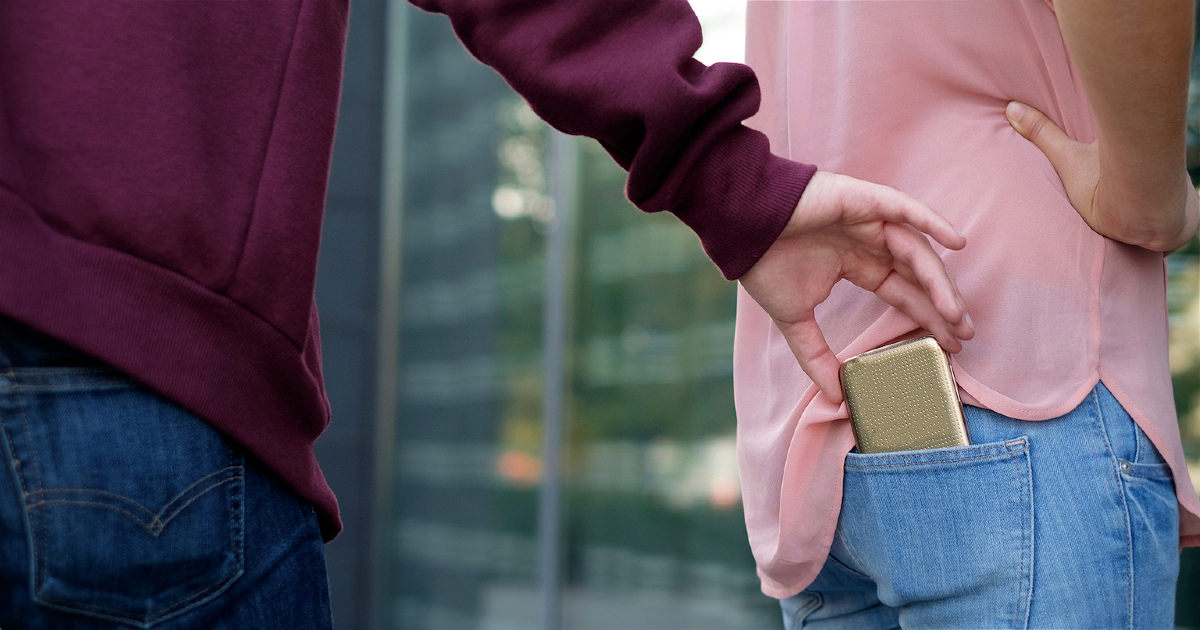 Being Pick-Pocketed While Travelling Is A Real Deal: Here’s How To Avoid  