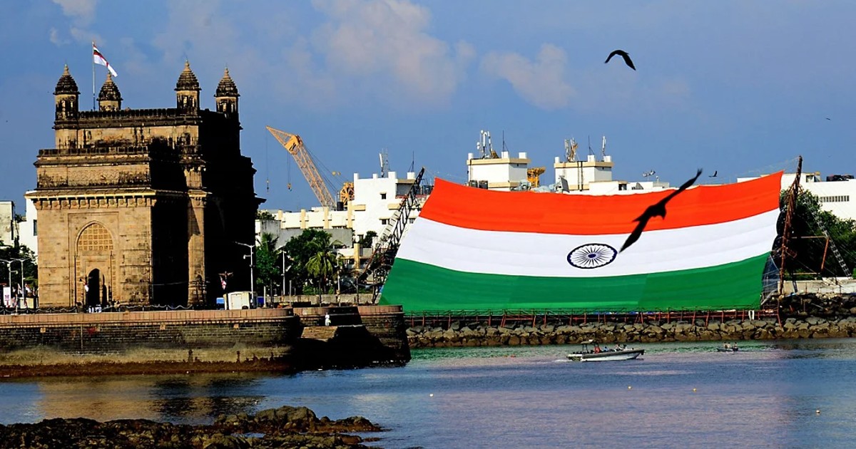 Indian Navy Exhibits World’s Largest National Flag Near Gateway Of India