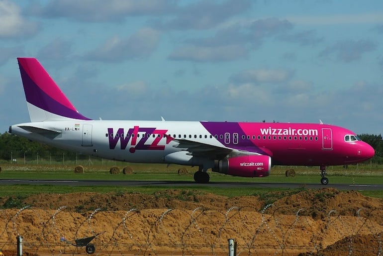 Wizz Air Abu Dhabi Delays Launch By 2 Weeks Offers 120 Credit Refund For Those Who Had Already Booked Tickets Curly Tales - wizz air easyjet roblox youtube