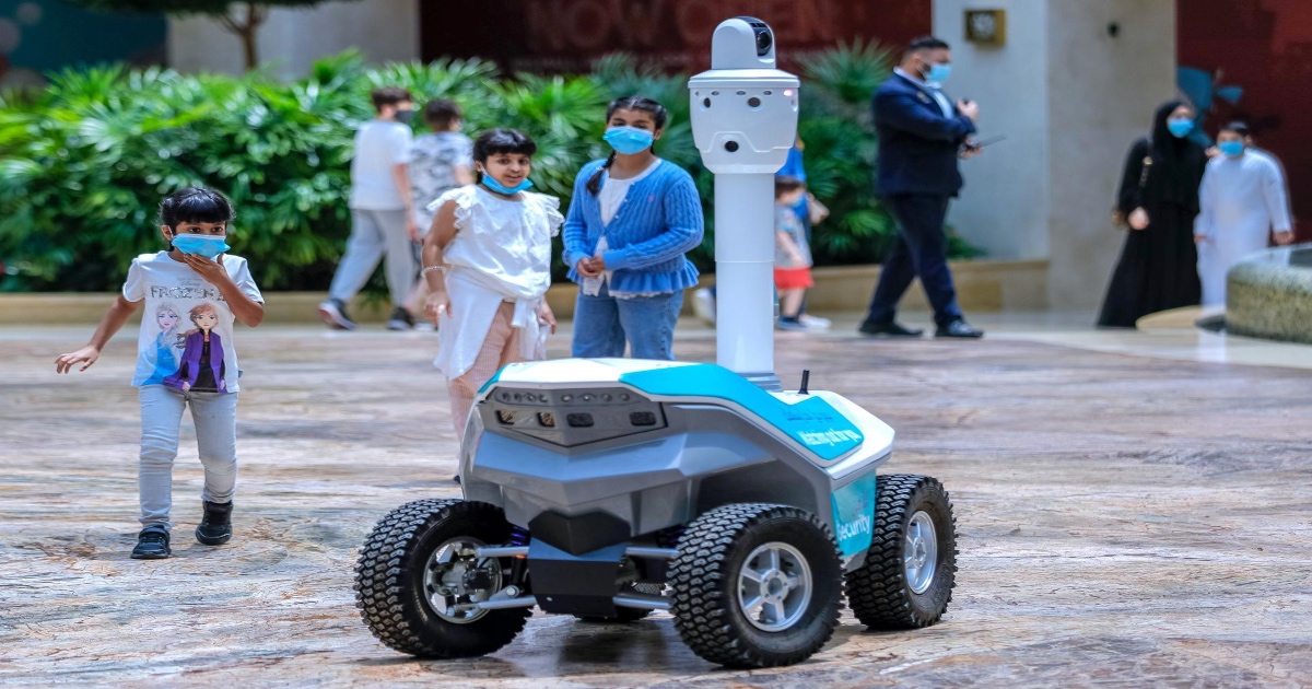 Abu Dhabi’s Yas Mall Uses Robots To Enforce Social Distancing