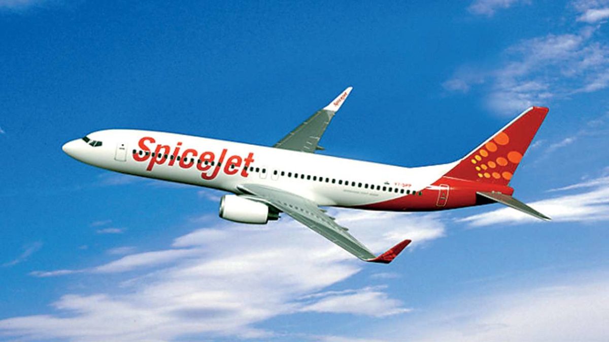 After Indigo, SpiceJet To Charge Flyers ₹100 For Physical Check-In