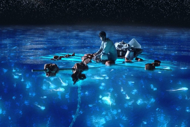 Visit Maldives - Experiences > The Sea of Stars in the Sunny Side of Life