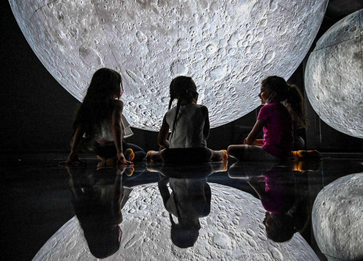 Dubai Now Has A New Museum Where You Can Play Astronaut & Go On A Trip To The Moon