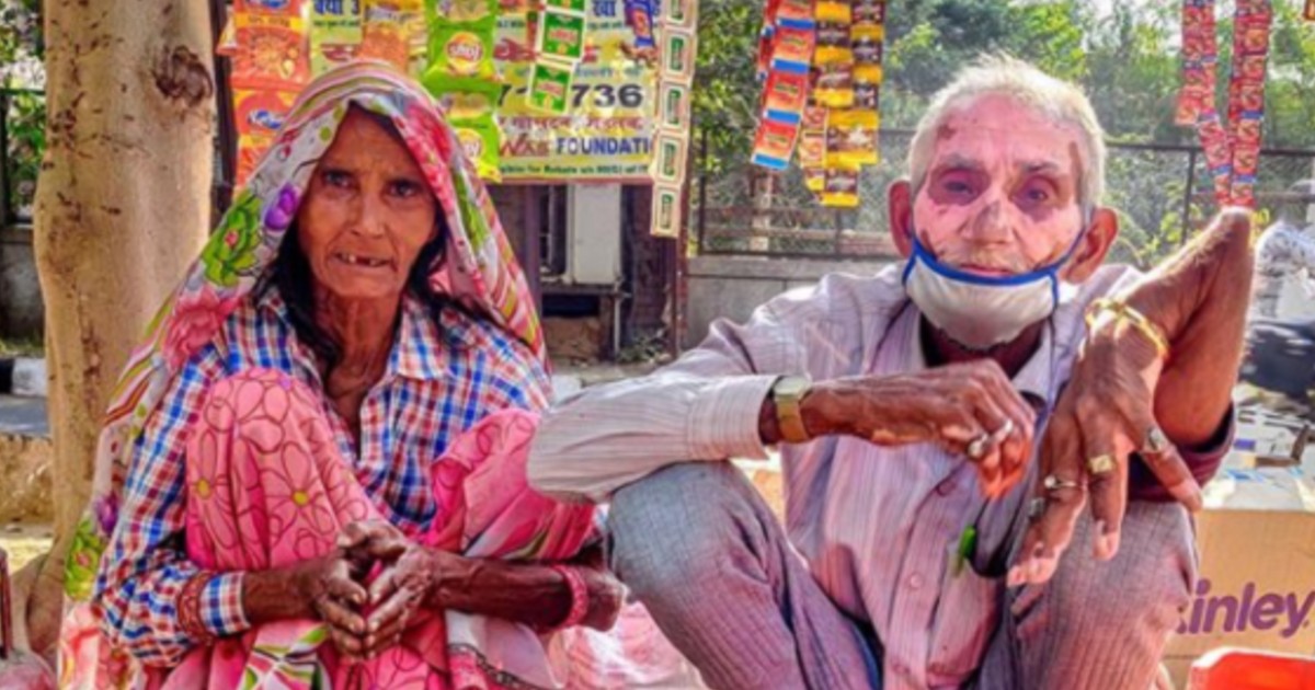 70-Year-Old Chaiwala From Delhi With Broken Back & Fractured Hand Needs Help