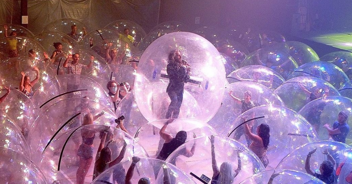 US Rock Concert Takes Place With Fans & Band Members Encased In Plastic Bubbles