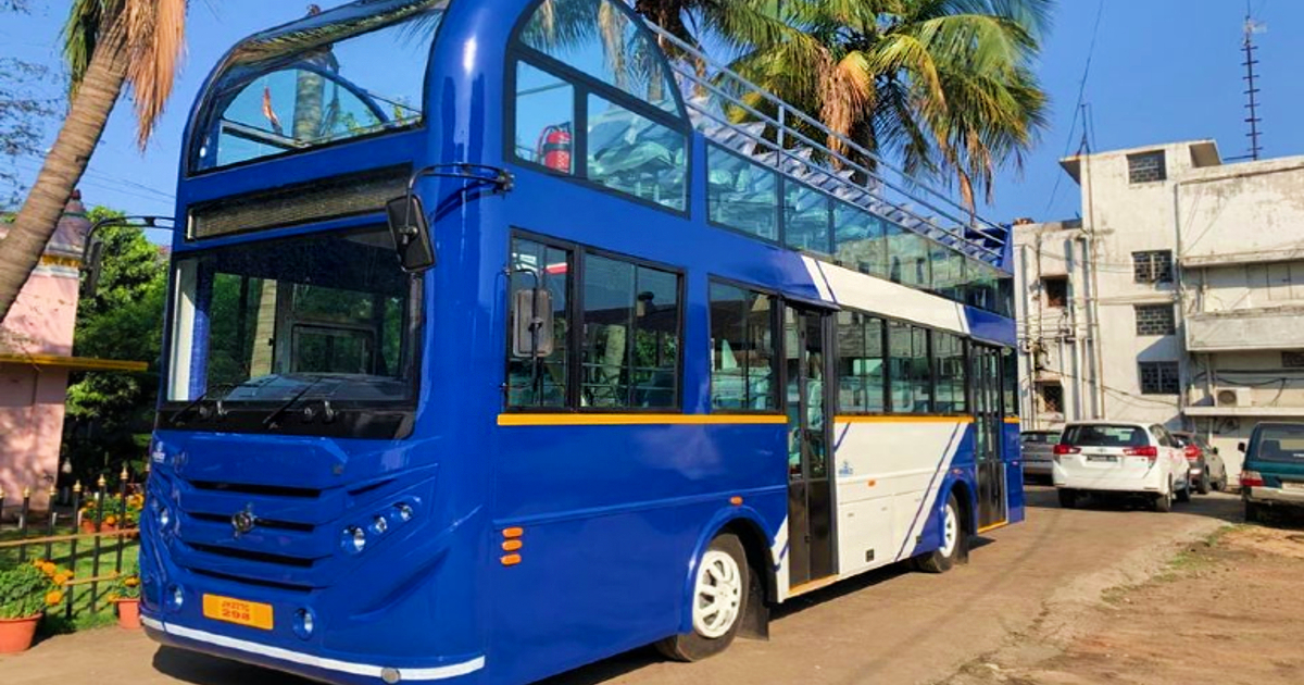 Kolkata Brings Back Its Iconic Double Decker Buses For Pandal Hopping & Tourism Purposes