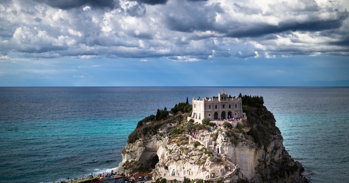 Calabria In Italy Will Pay You ₹24.75 Lakhs For Moving In And Starting Business