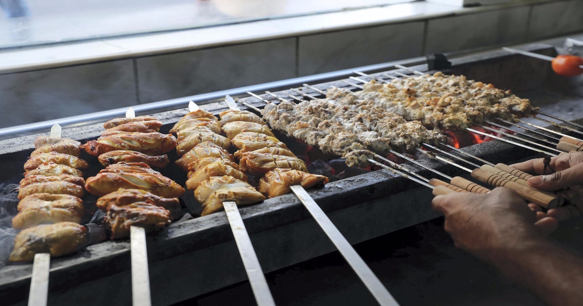 Relish UAE’s Best Chicken & Mutton Kebabs At This 42 Year Old Restaurant In Meena Bazaar