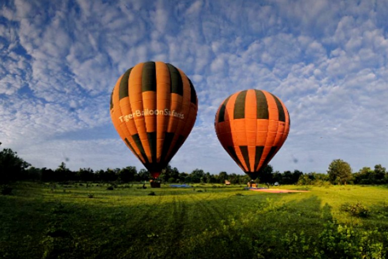 hot air balloon near delhi 