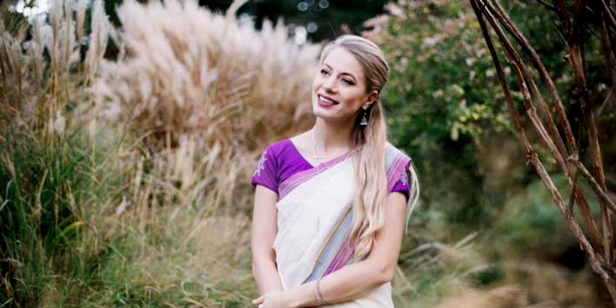 American Woman In Love With Kerala Unites Mallus Across The World With Her Insta Account
