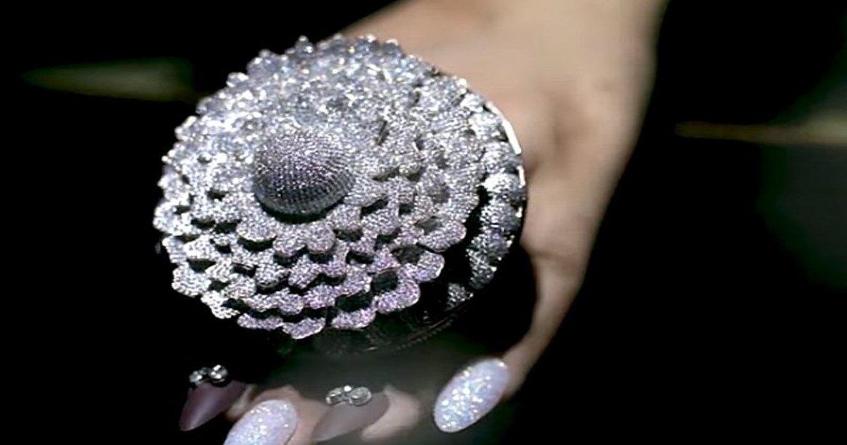 A Ring With 12,638 Diamonds By 25-Year-Old UP Jeweller Sets World Record