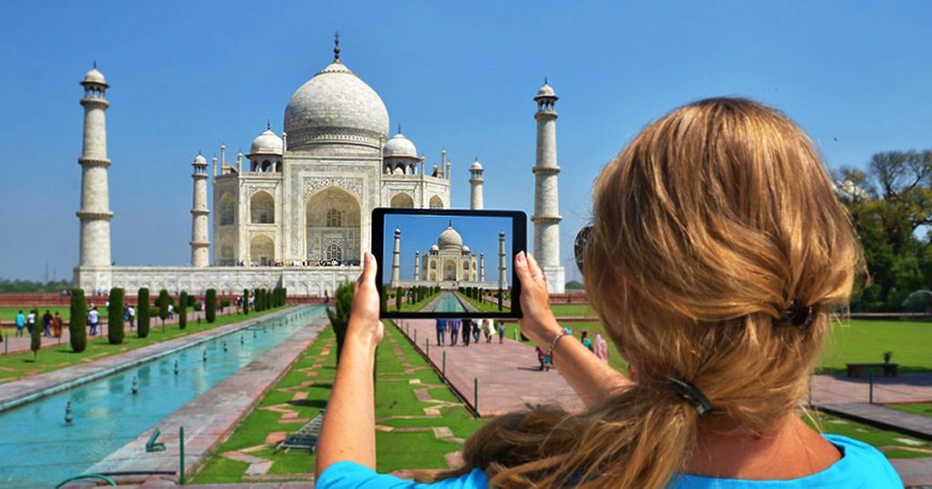 Taj Mahal foreign tourists