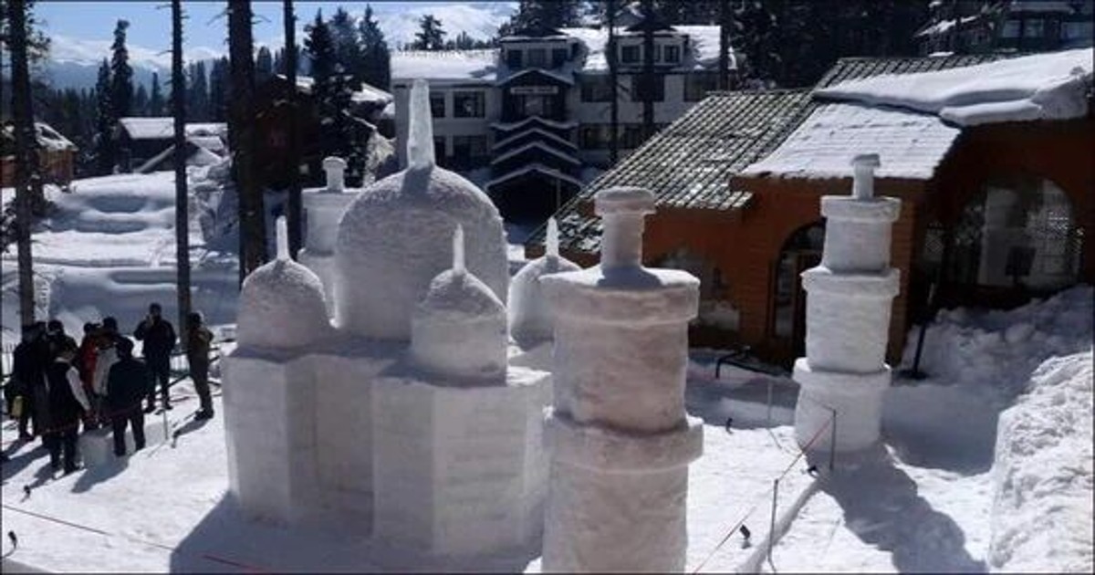 Snow Replica Of Taj Mahal At J&K’s Gulmarg Attracts Tourists With Its Beauty