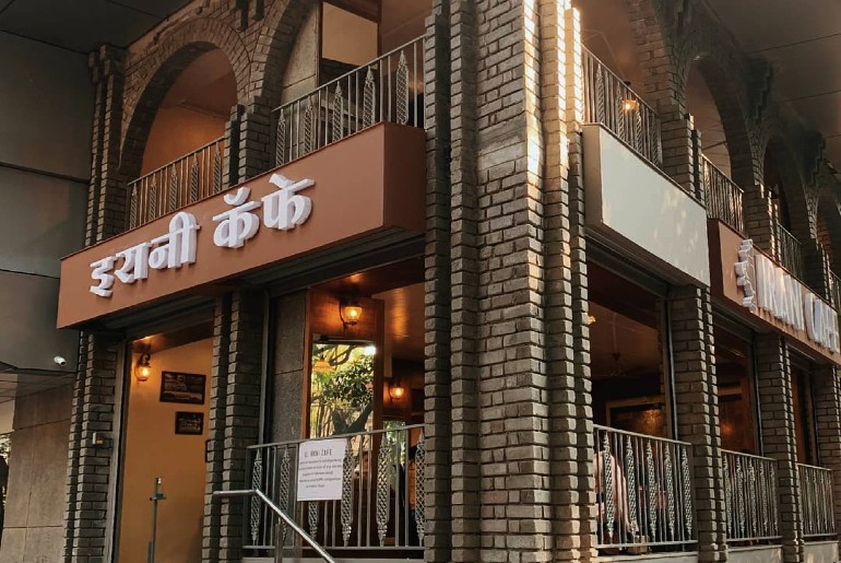 Pune Cafe Flirt With Cashier