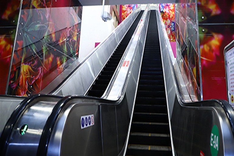 India Tallest Escalator Is In This Delhi Metro Station