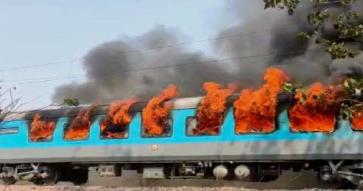 Massive Fire Breaks Out At Delhi-Dehradun Shatabdi Express; All Passengers Safe