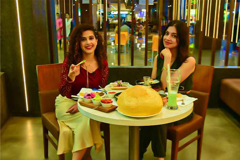 Sunday Brunch Ep 32: Women’s Day Special Sunday Brunch At R City Mall With Divya Khosla Kumar