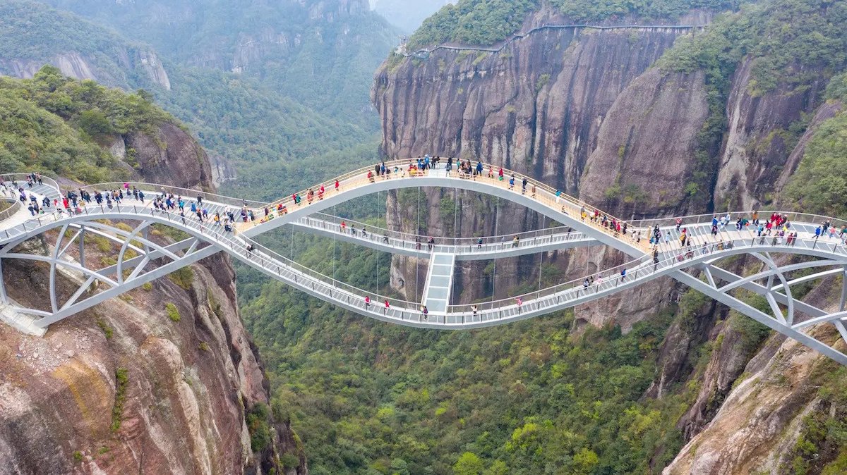 China’s 459-ft High Bending Glass Bridge Goes Viral On Social Media
