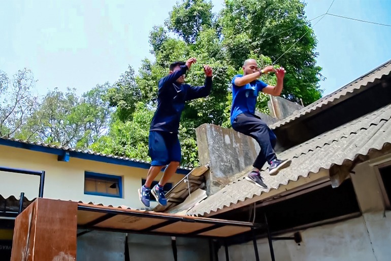 Street Stories S2 EP 20: 24-Years-Old Gully Boys From Mumbai Do Parkour Stunts & Make Their Ends Meet