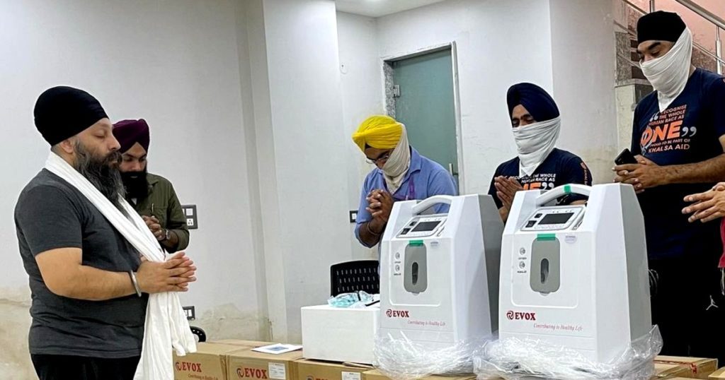 Khalsa Aid Continue Selfless Service; Provides Free Oxygen Concentrators To Patients