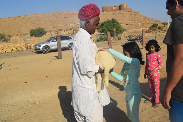 This Family Drove For 6 Months Across India Explored 100 Cities 300 Villages 500 Ancient Temples