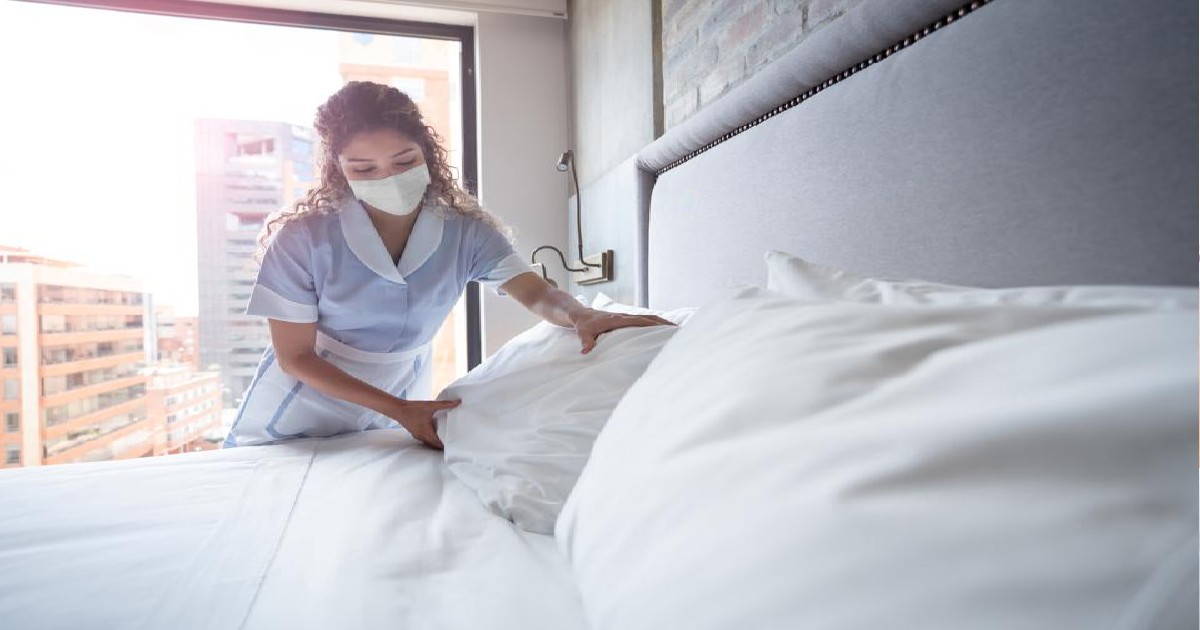 COVID-19 Quarantine & Self-Isolation: How To Opt For Safe Hotel Stay While Travelling?