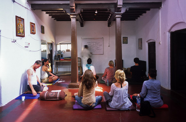 yoga retreats near mumbai
