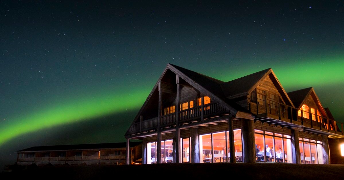 This Iceland Hotel Is Offering Free Stay For Anyone Who Can Photograph Midnight Sun