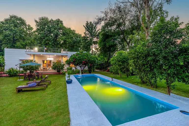 2 bhk Pet-Friendly Villa W Pool & Relaxing Patio