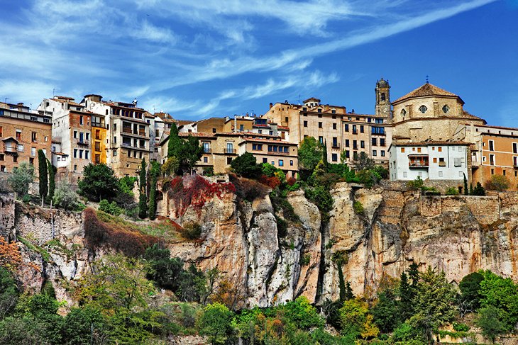 cliff side towns in the world 