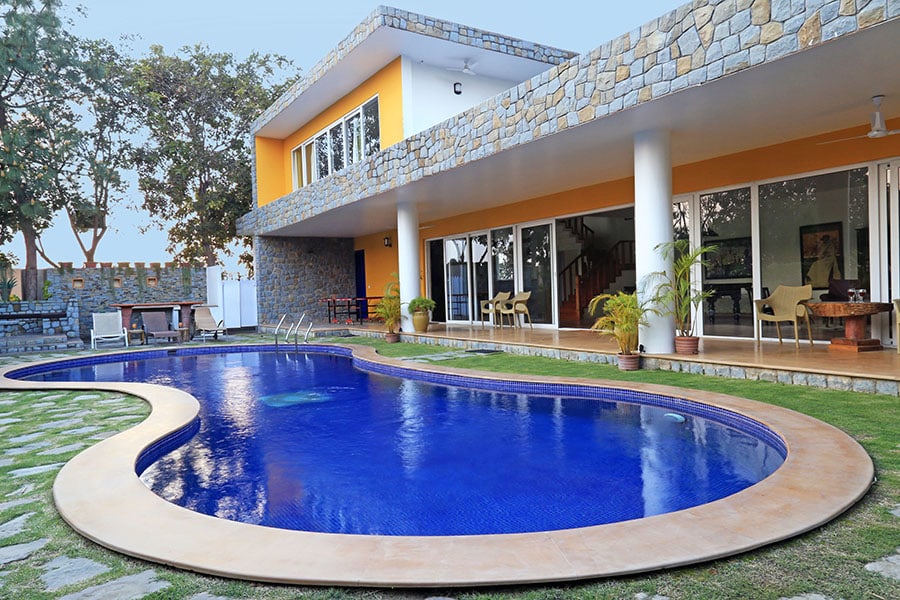 private pool villas in delhi