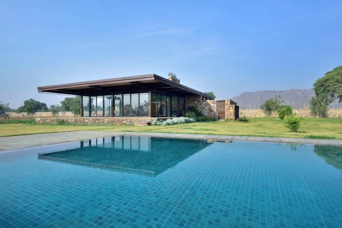 private pool villas in delhi