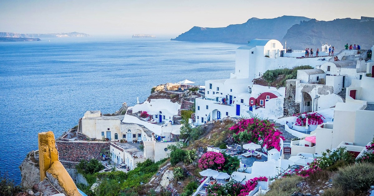 This Budget Airline Is Starting Weekly Flights To Mykonos And Santorini