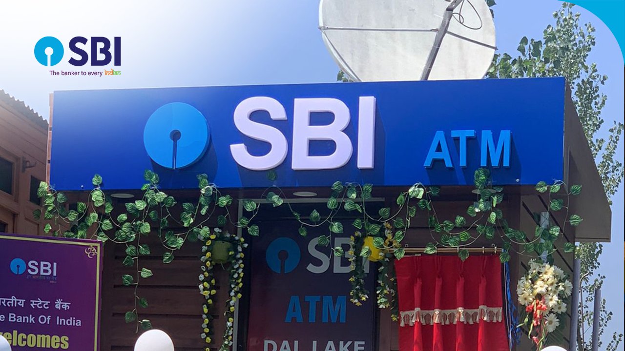 SBI Opens A Floating ATM On Houseboat In Srinagar’s Dal Lake As Gift To Locals & Tourists