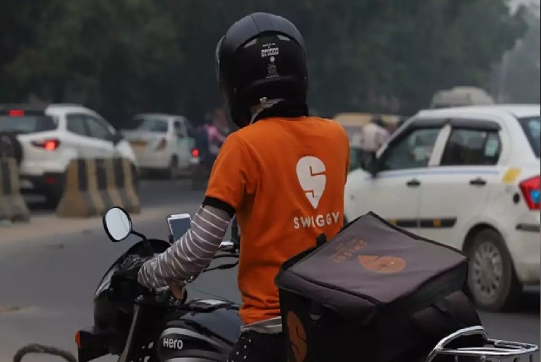 Swiggy Delivery Boy Shoots Restaurant Owner 