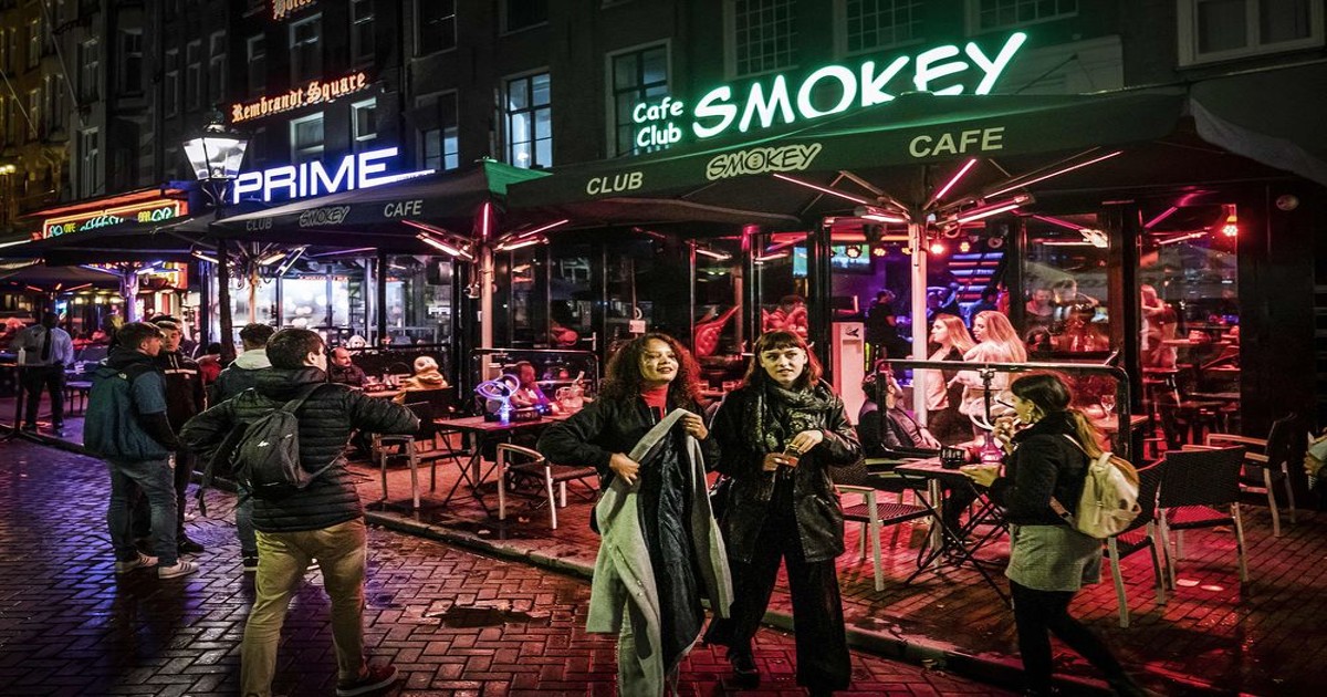 Amsterdam Is Planning To Shut Down Its Cannabis Cafe & Red Light Areas For Tourists & Here’s Why!
