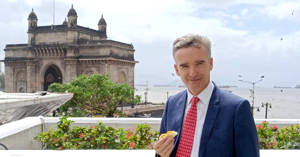 British High Commissioner Eats Vada Pav & Masala Dosa; Gets Food Recommendations