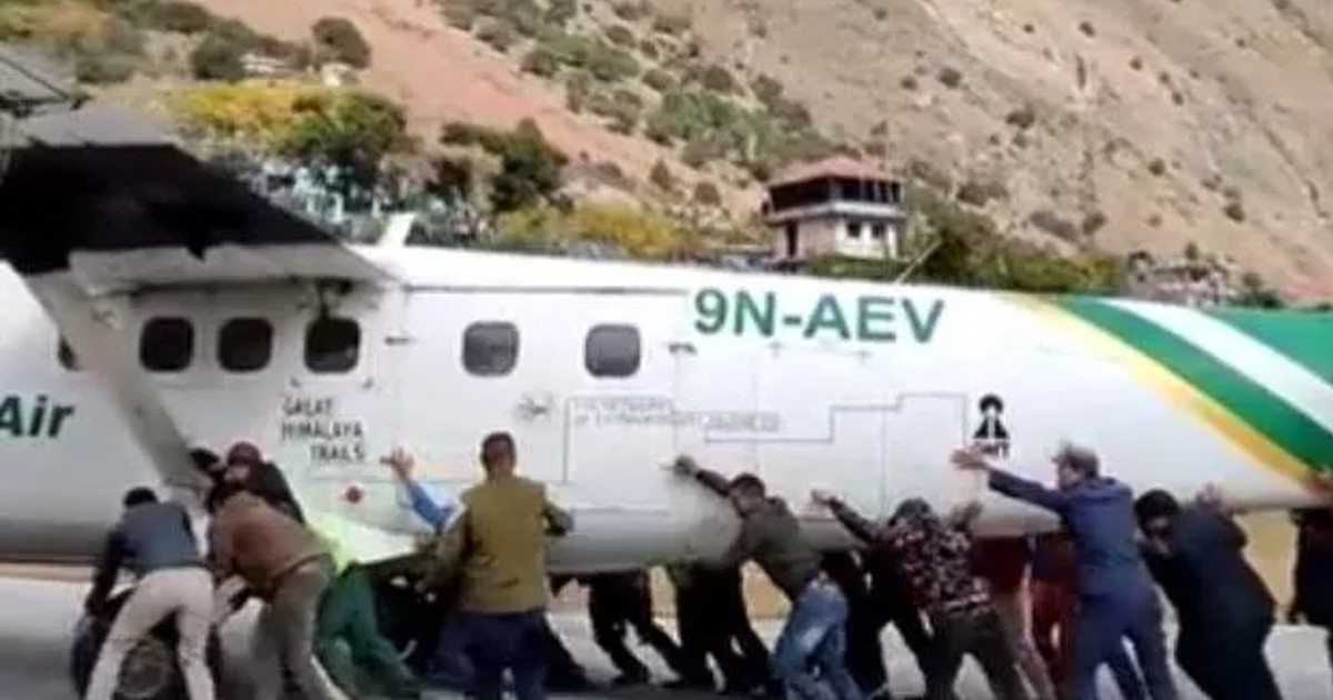 Passengers Push Aircraft Off Runway At Nepal After Tyre Burst; Video Goes Viral