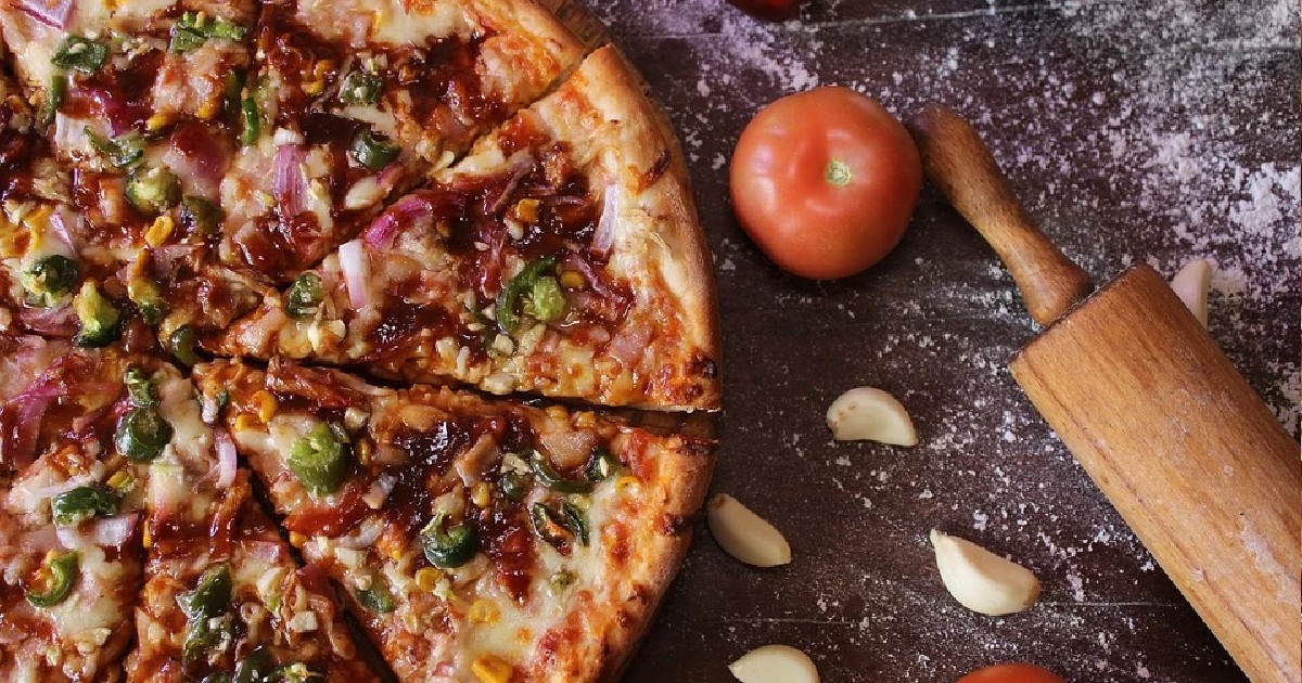 Hyderabad Pizza Outlet Forced To Pay ₹11,000 For Forcing Customer To Purchase Carry Bag