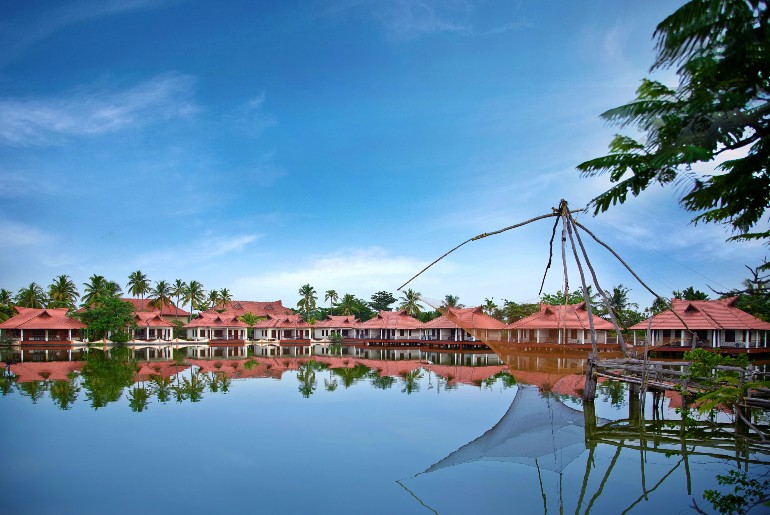 Sterling Lake Palace Alleppey Resort