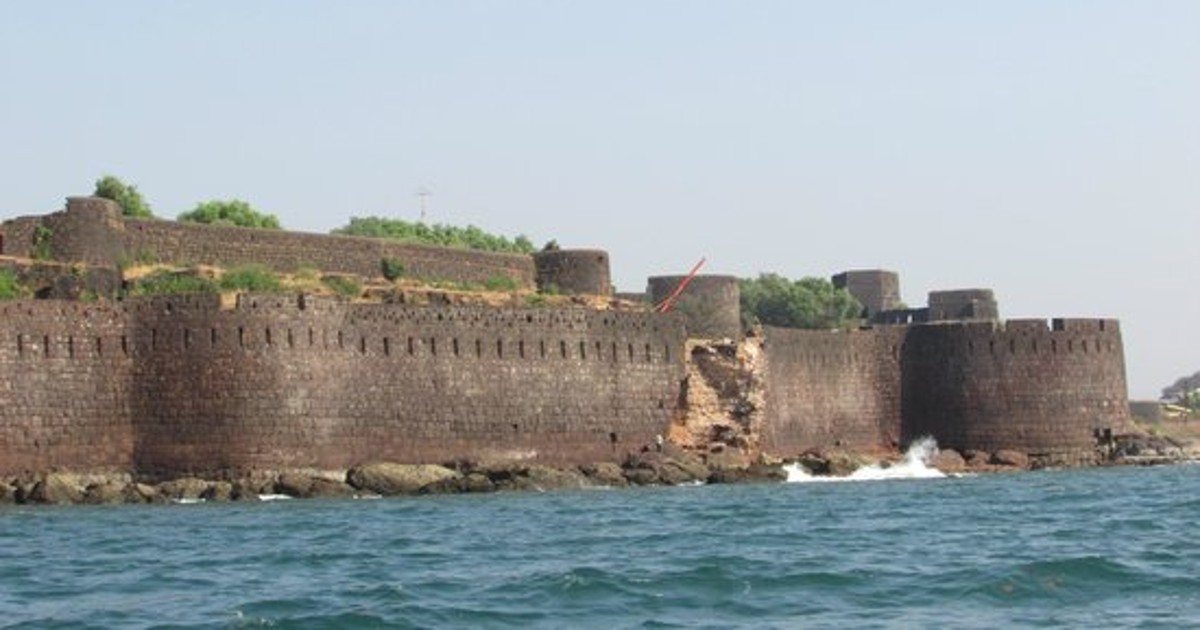 5 Gorgeous Sea Forts In Maharashtra To Marvel At On Your Next Getaway