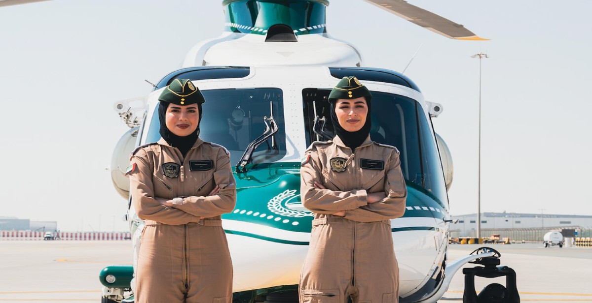 إماراتيتان قائدتان للطائرات تبلغان من العمر 21 عامًا تقومان بمهام لشرطة دبي